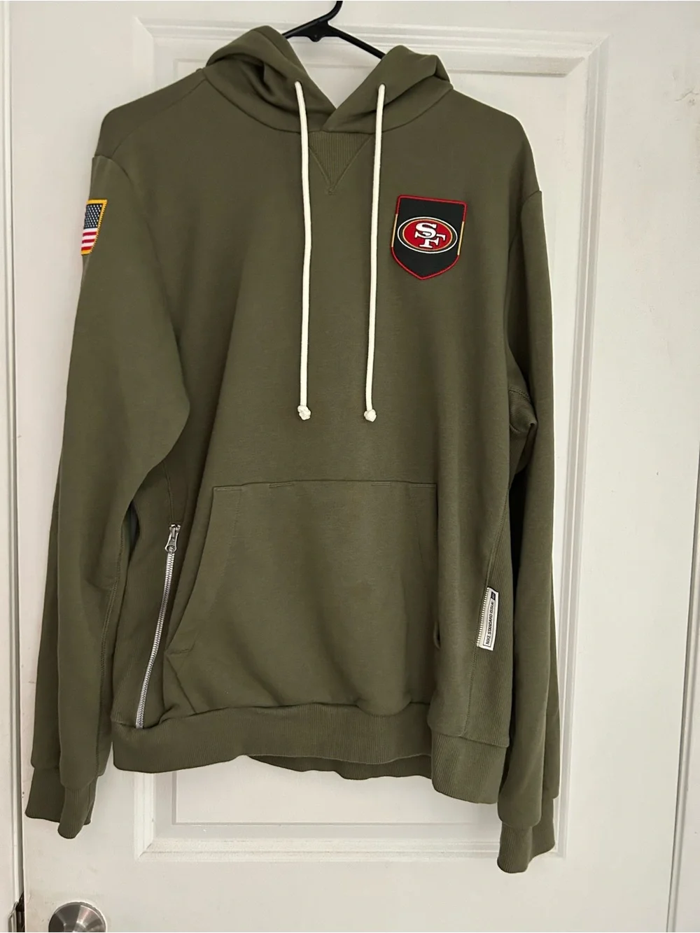 Men’s San Francisco 49ers Nike Olive Salute To Service Hoodie Medium